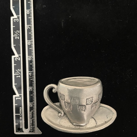 Pewter Teacup & Saucer Brooch/Pin - Picture 1 of 2